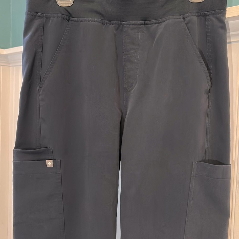 Figs Axim men’s scrub pants